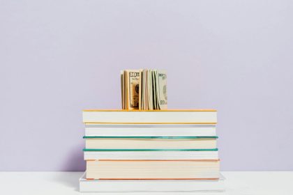 10 Business and Economics Books Every Student Should Read